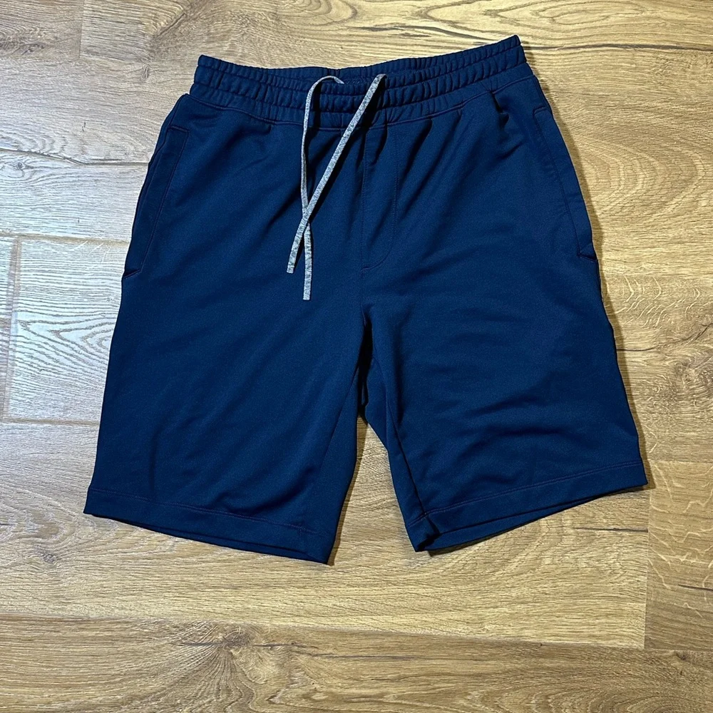 RHONE Men’s Navy Blue Athletic Shorts Small